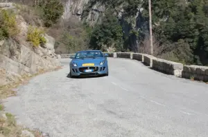 Test Pirelli Sottozero & Jaguar F-Type