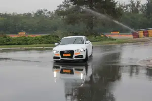 Test pneumatici Pirelli P7 Cinturato sul Campo Prove Pirelli di Vizzola Ticino