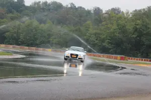 Test pneumatici Pirelli P7 Cinturato sul Campo Prove Pirelli di Vizzola Ticino
