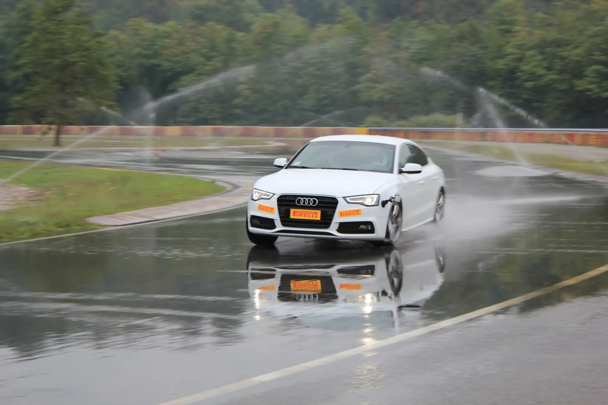 Test pneumatici Pirelli P7 Cinturato sul Campo Prove Pirelli di Vizzola Ticino - 96