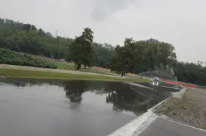 Test pneumatici Pirelli P7 Cinturato sul Campo Prove Pirelli di Vizzola Ticino