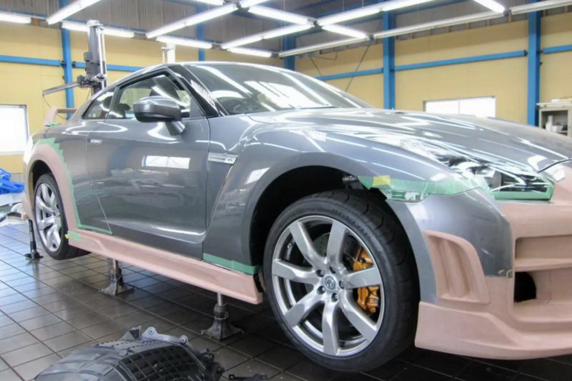 Tommy Kaira Nissan GT-R R35: la preparazione - 15