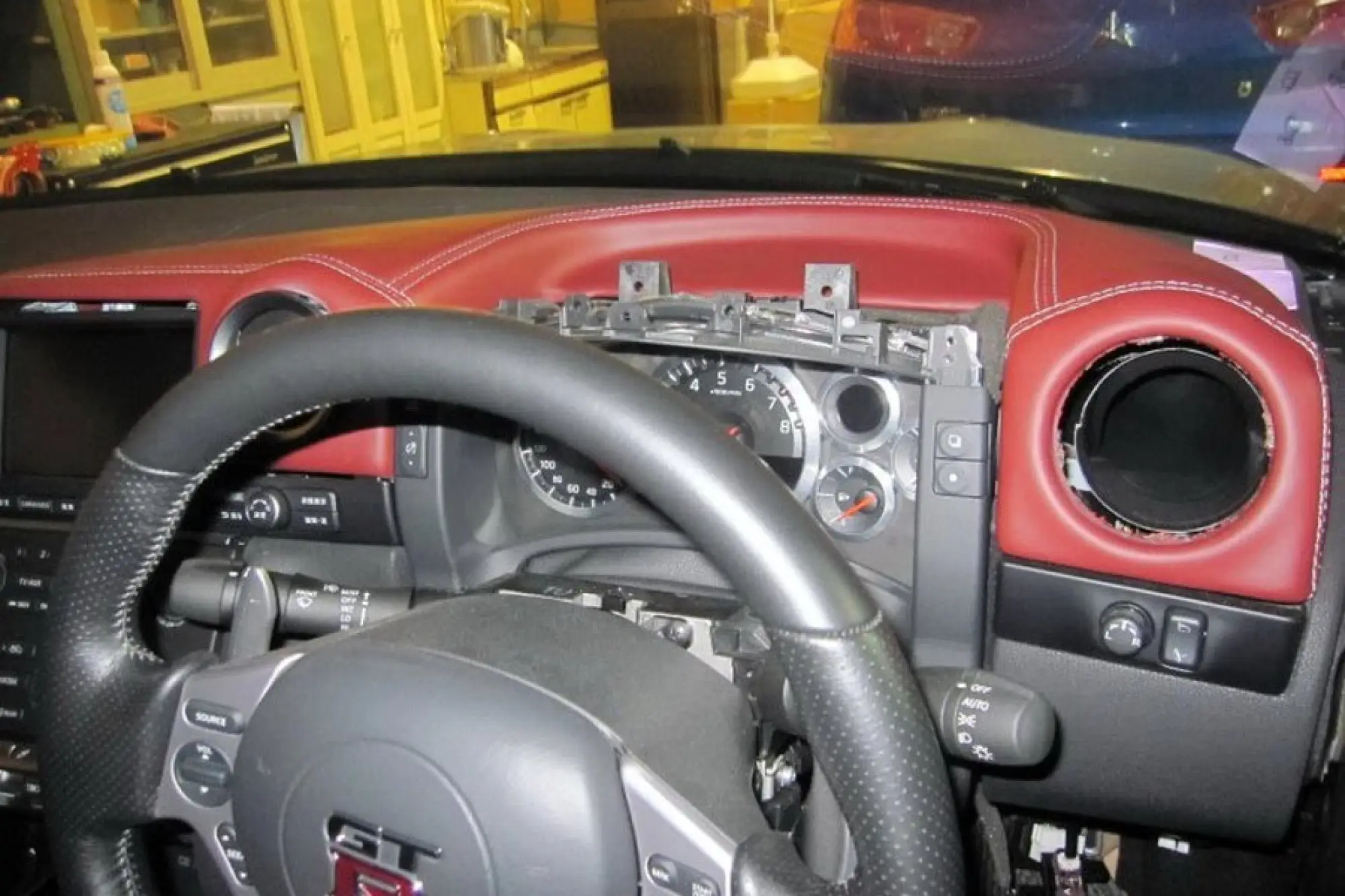 Tommy Kaira Nissan GT-R R35: la preparazione - 35