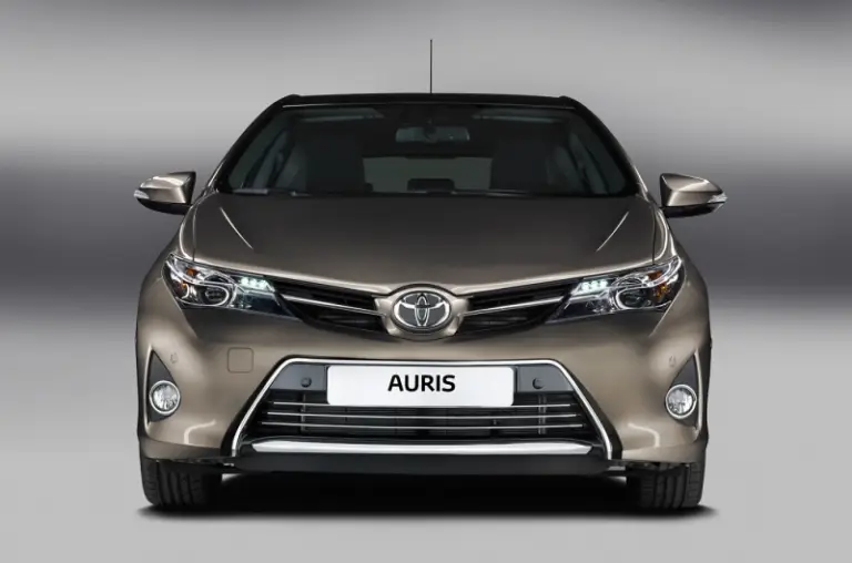 Toyota Auris 2013 foto ufficiali - 1