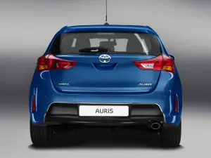 Toyota Auris 2013 nuove foto