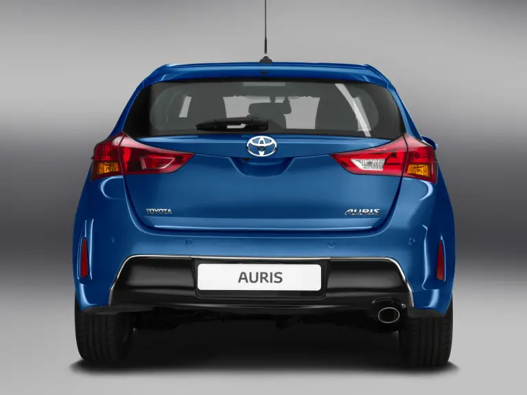 Toyota Auris 2013 nuove foto - 6