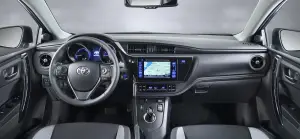 Toyota Auris 2015 - 2