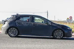 Toyota Auris 2018 - Foto spia 18-12-2017