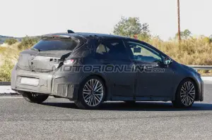 Toyota Auris 2018 - Foto spia 18-12-2017