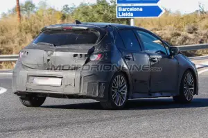 Toyota Auris 2018 - Foto spia 18-12-2017