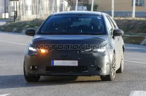 Toyota Auris 2018 - Foto spia 18-12-2017