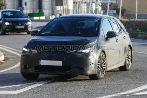 Toyota Auris 2018 - Foto spia 18-12-2017