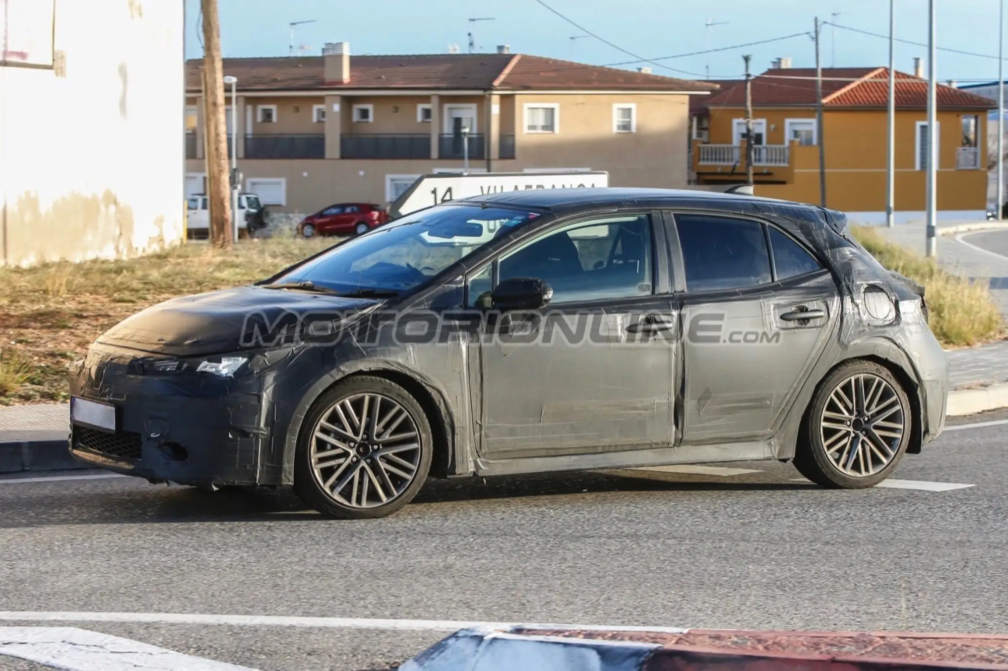 Toyota Auris 2018 - Foto spia 18-12-2017 - 19