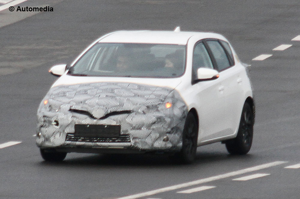 Toyota Auris Facelift (foto spia - novembre 2014)