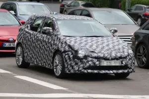 Toyota Auris: foto spia 29 giugno 2016