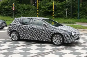 Toyota Auris: foto spia 29 giugno 2016