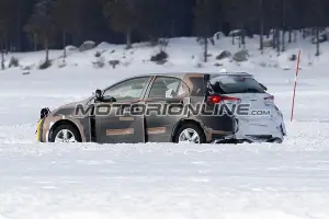 Toyota Auris foto spia 4 Aprile 2017