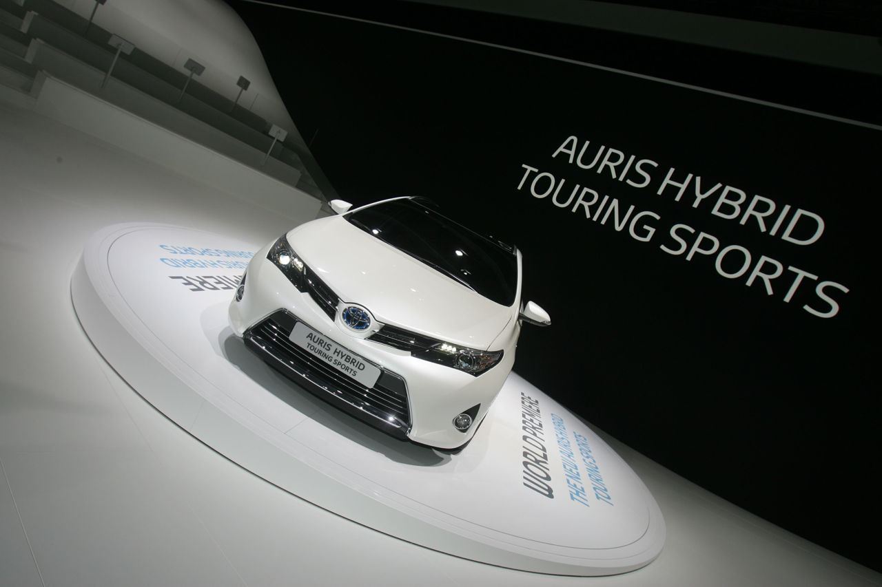 Toyota Auris Hybrid Touring Sports - Salone di Parigi 2012