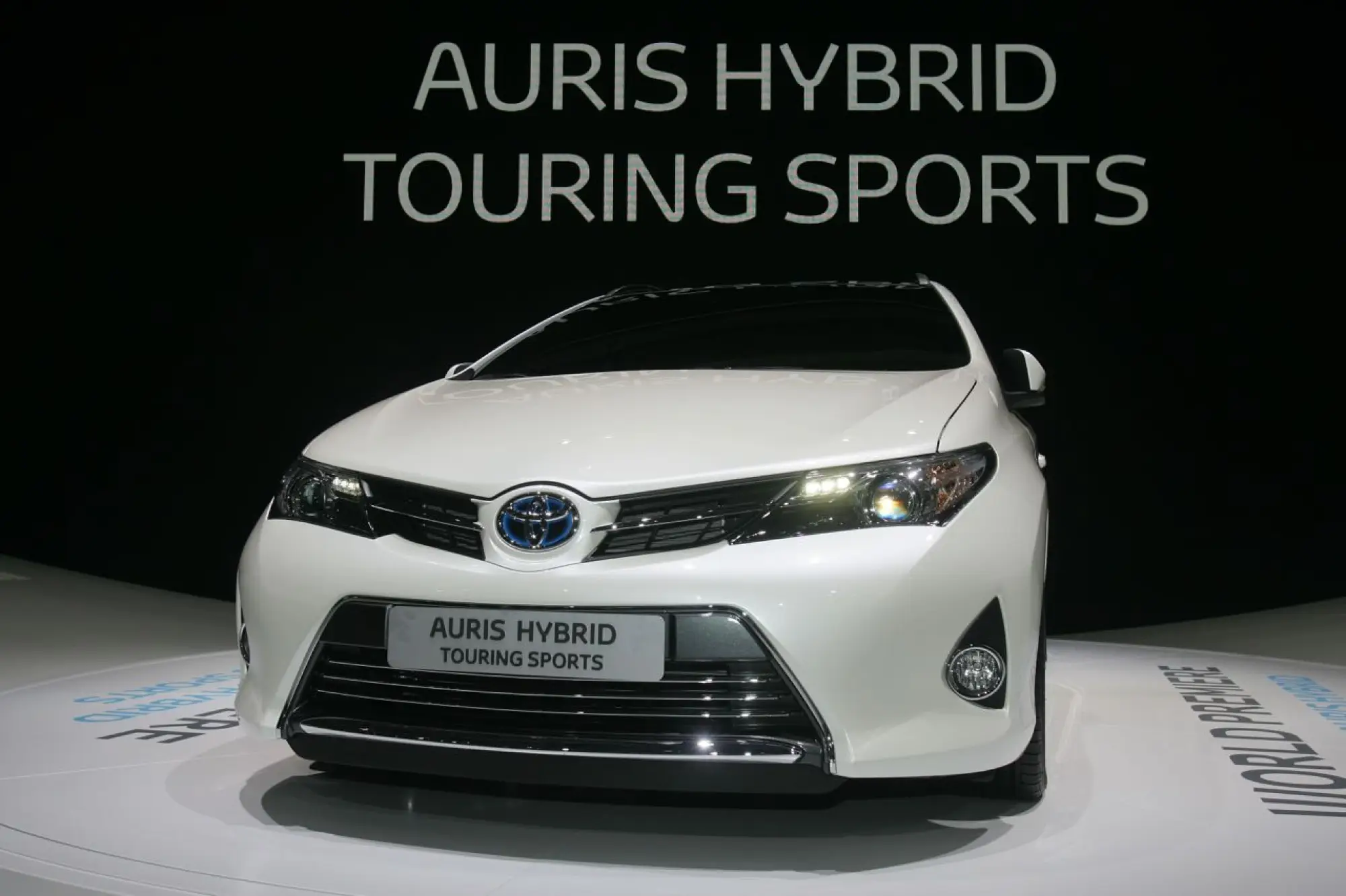 Toyota Auris Hybrid Touring Sports - Salone di Parigi 2012 - 2