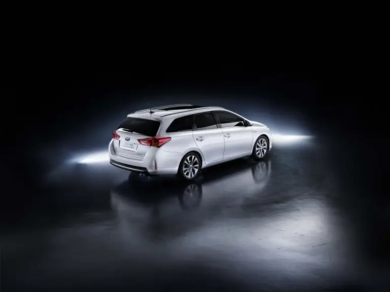 Toyota Auris Touring Sports 2013 - 3