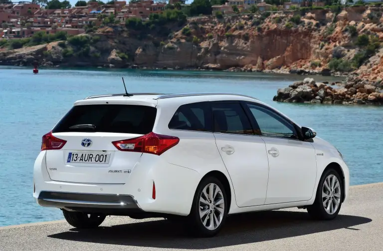 Toyota Auris Touring Sports MY 2013 - 4