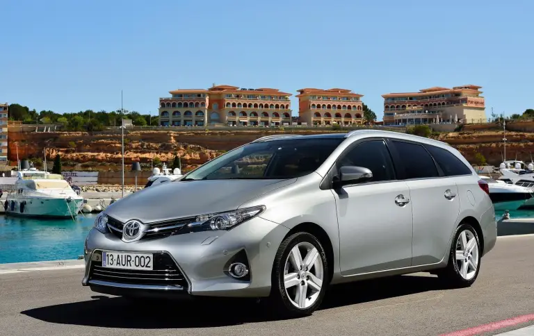 Toyota Auris Touring Sports MY 2013 - 6