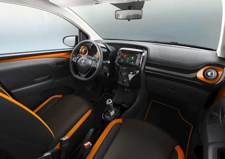 Toyota Aygo Connect  - 6