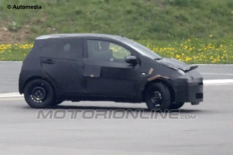 Toyota Aygo MY 2014 - Foto spia 29-05-2013 - 3