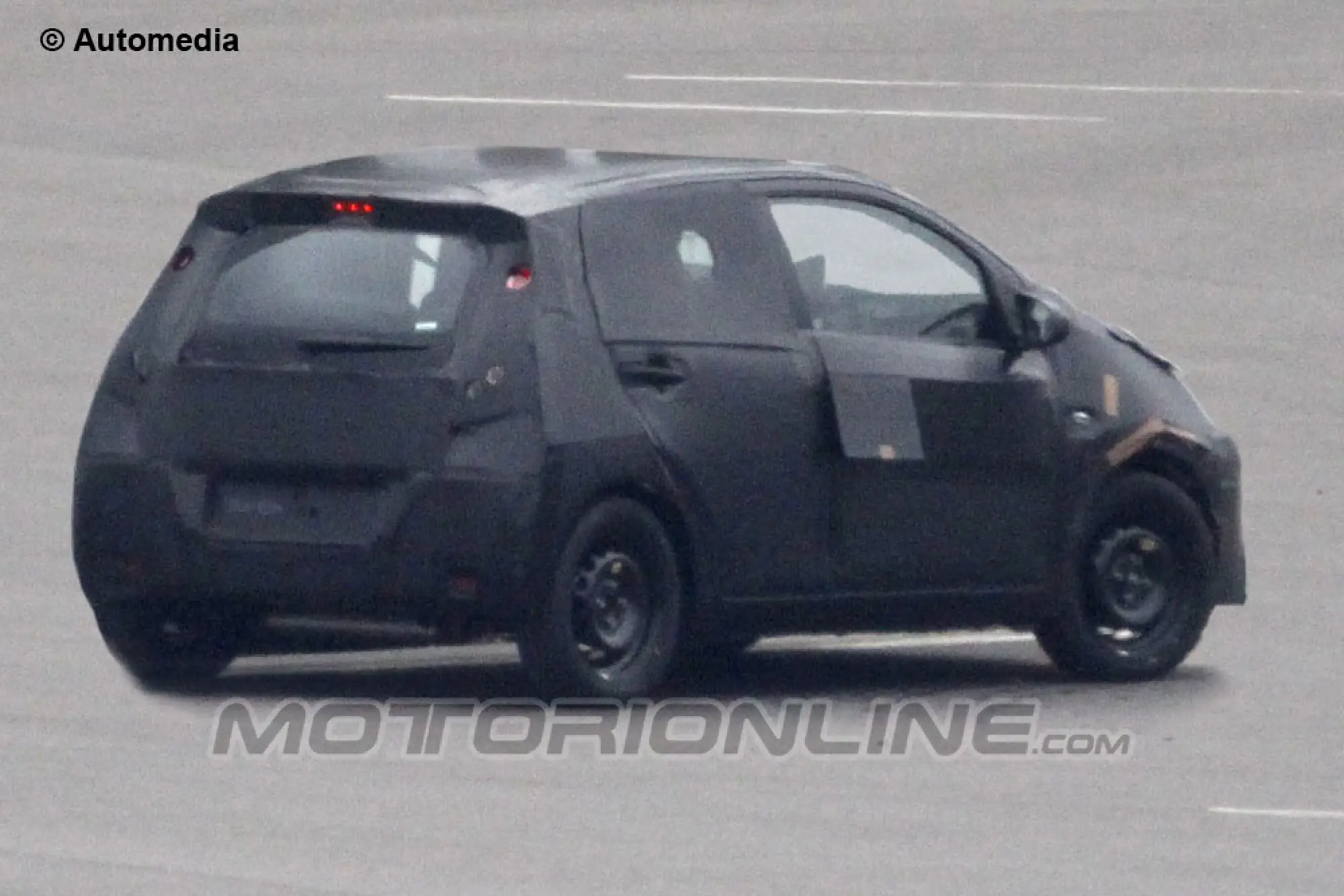 Toyota Aygo MY 2014 - Foto spia 29-05-2013 - 4