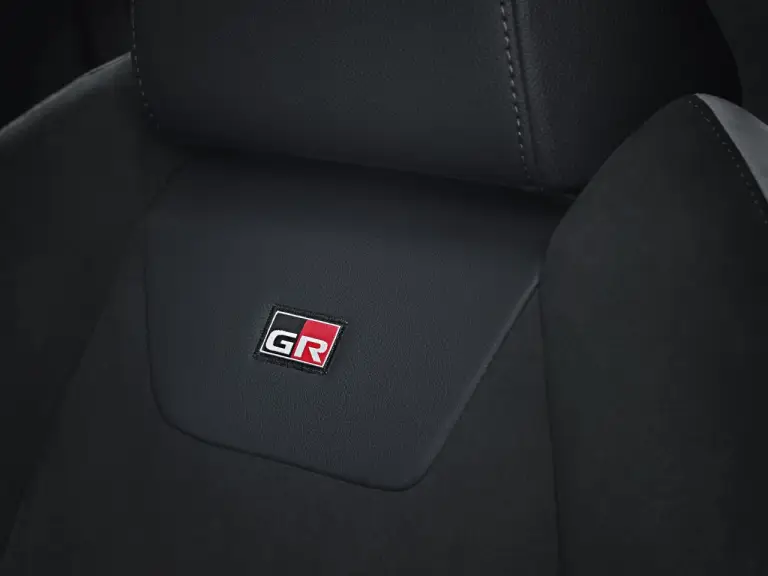 Toyota C-HR GR Sport 2021 - Foto ufficiali - 12