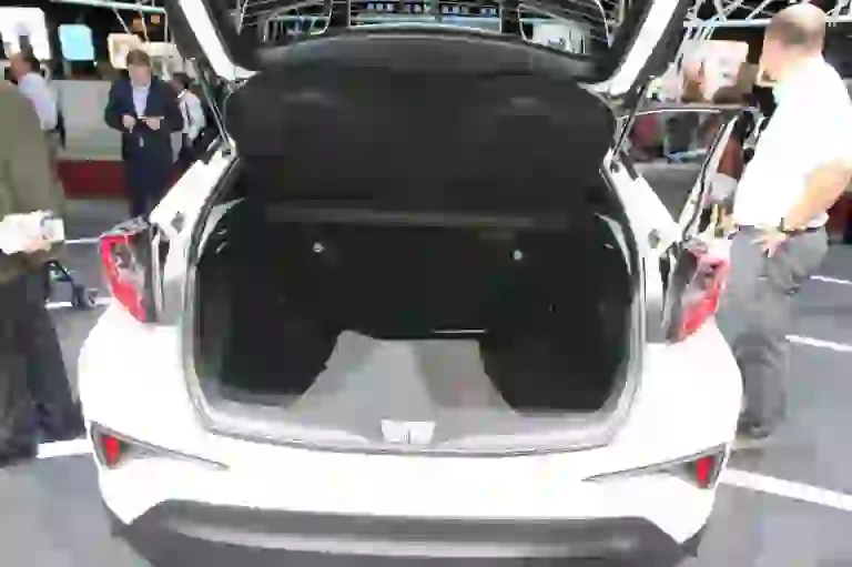 Toyota C-HR - Salone di Parigi 2016 - 5