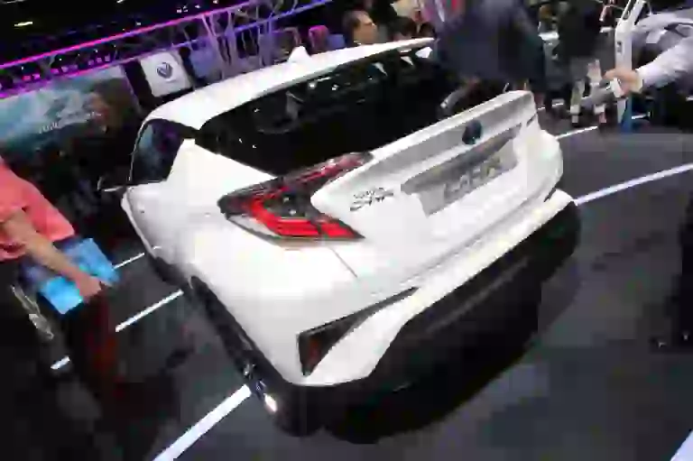 Toyota C-HR - Salone di Parigi 2016 - 7