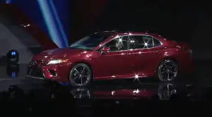 Toyota Camry MY 2018 Salone di Detroit 2017 - 23