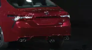 Toyota Camry MY 2018 Salone di Detroit 2017 - 15