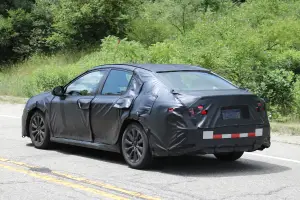 Toyota Camry nuove foto spia 6 luglio 2016