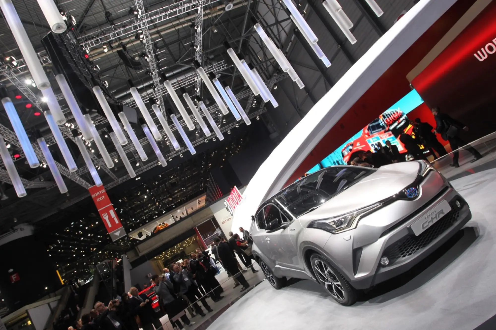 Toyota CH-R - Salone di Ginevra 2016 - 8