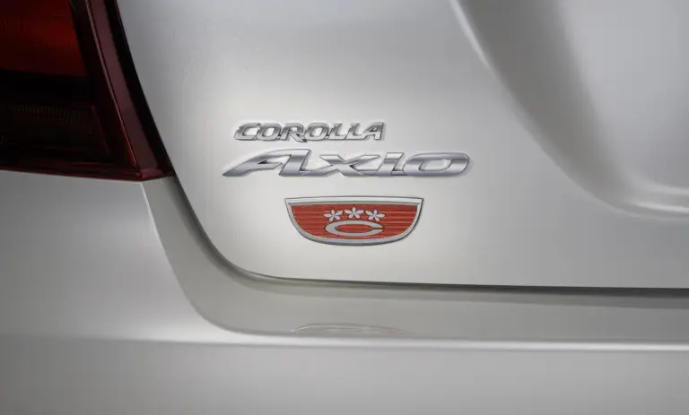 Toyota Corolla Axio 50th Anniversary Edition - 5