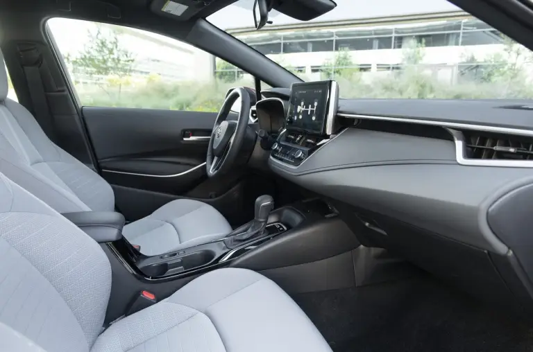 Toyota Corolla Hybrid SE Infrared Edition 2023 - Foto - 6