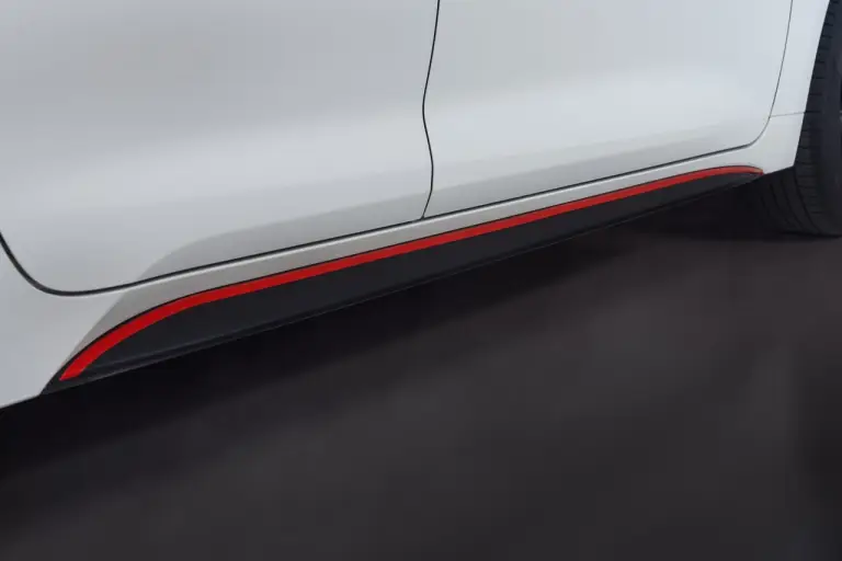 Toyota Corolla Hybrid SE Infrared Edition 2023 - Foto - 1