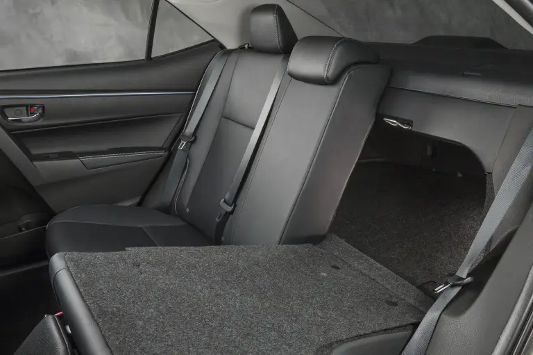 Toyota Corolla  - 9