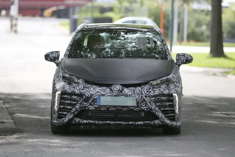 Toyota FCV 2015 - foto spia - 2