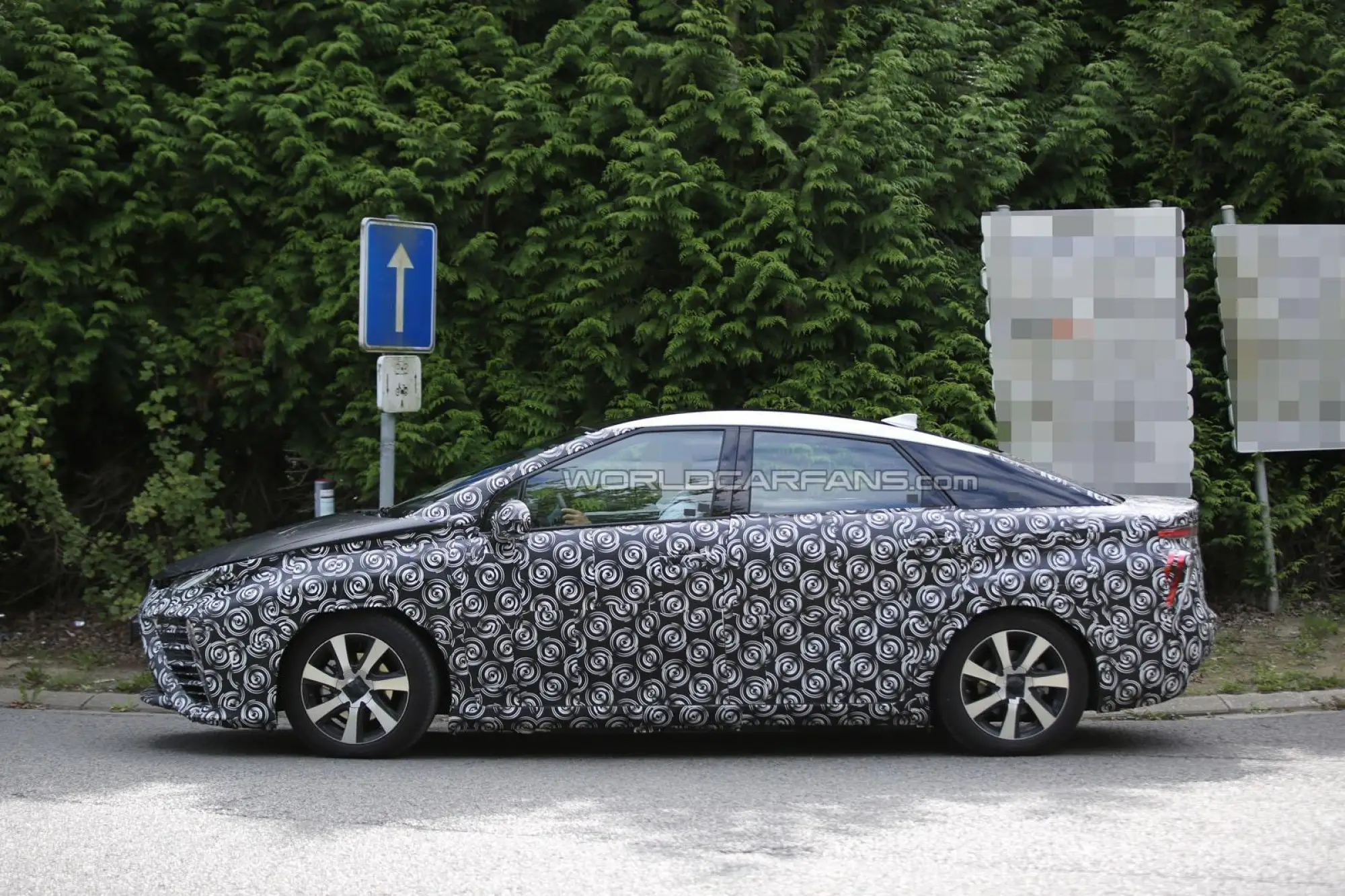 Toyota FCV 2015 - foto spia - 5