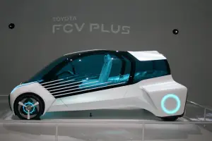 Toyota FCV Plus Concept - 9