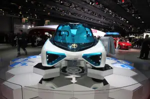 Toyota FCV Plus - Salone di Parigi 2016