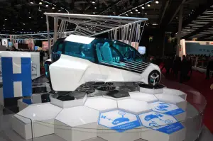 Toyota FCV Plus - Salone di Parigi 2016 - 5