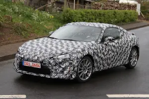 Toyota FT-86 foto spia - 2