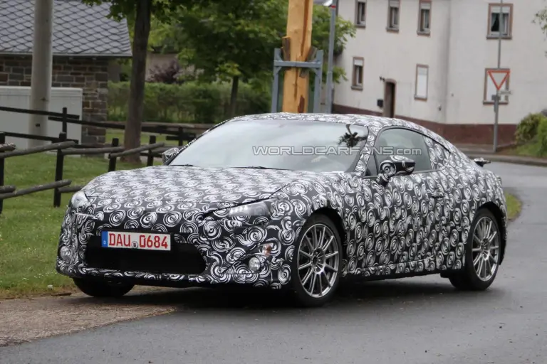 Toyota FT-86 foto spia - 3