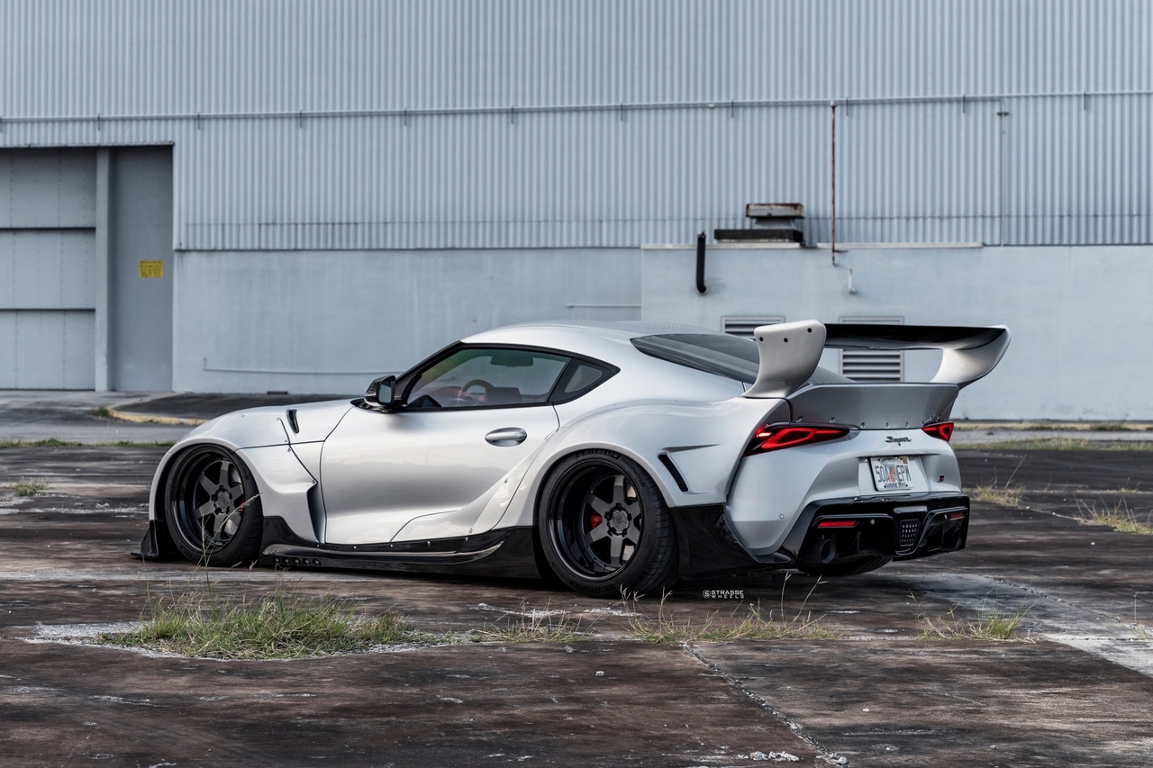 Toyota GR Supra by Rocket Bunny - Foto