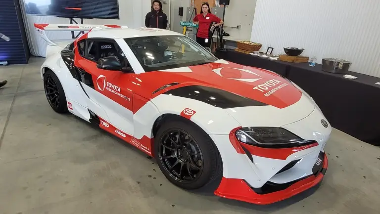 Toyota GR Supra e Lexus LC prototipo - Foto - 13