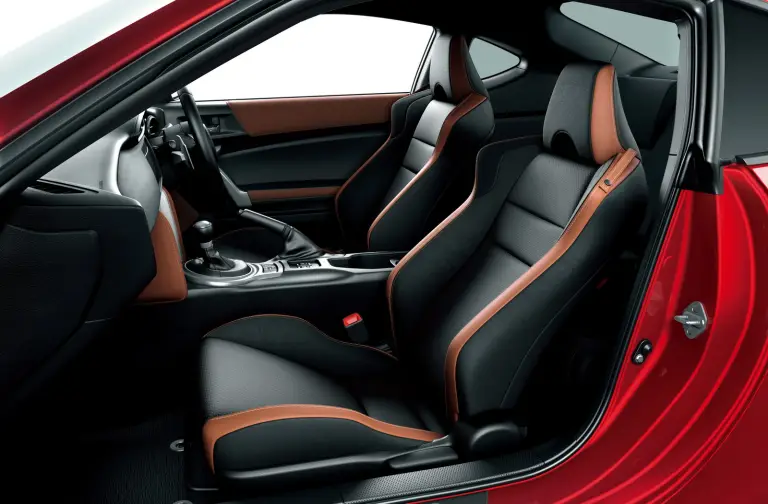 Toyota GT86 (restyling 2017) - 10